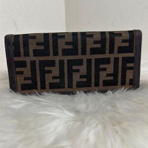 💯Authentic Fendi Long Wallet 🍀